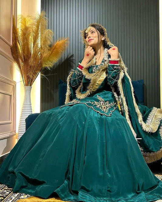 Đěsigner Mom Daughter Combo Natural Crep Silk Lehenga & Dupatta Set