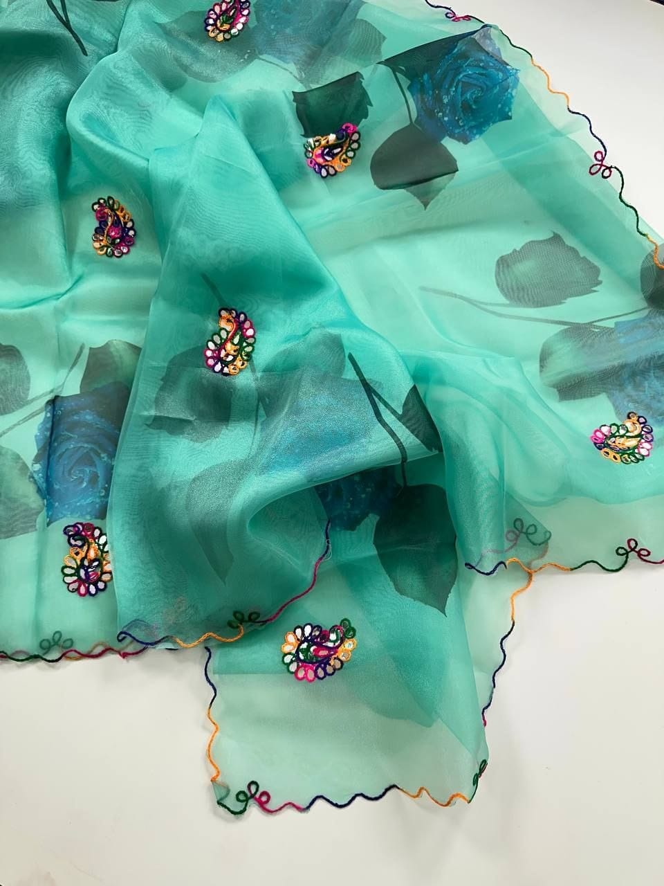 Premium Organza Handprint Saree with Hand Gota Work & Stitched Banglori Blouse 01-4