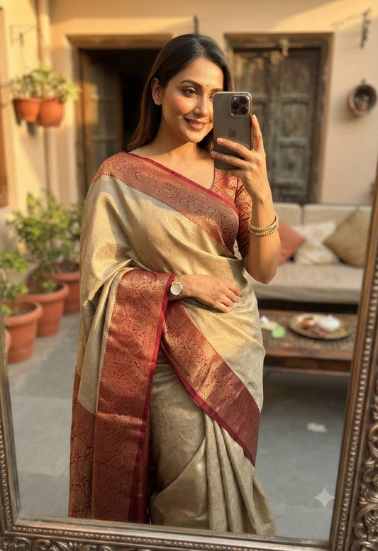 Designer Traditional Zari Woven Banarasi Silk Saree with Contrasting Rich Pallu